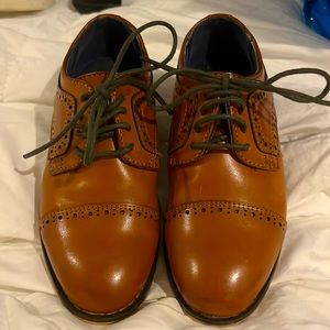 Great used condition Bruno Marc boys toddler size 9 dress shoes